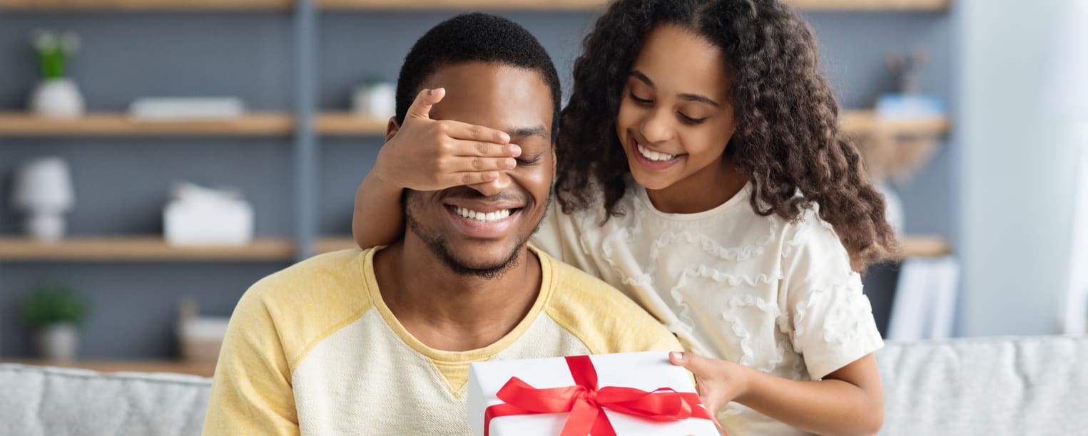 Gift ideas for dad's office 2025