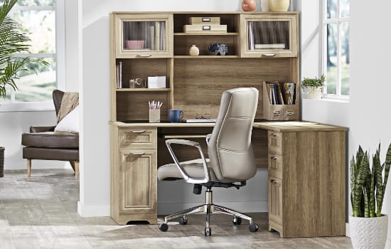 Choose the Best Office Desk for Your Small Business