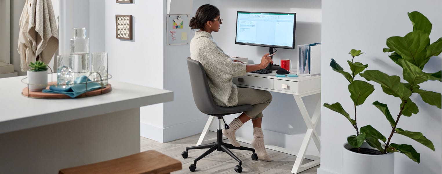 The Perfect Office Desks For Small Spaces