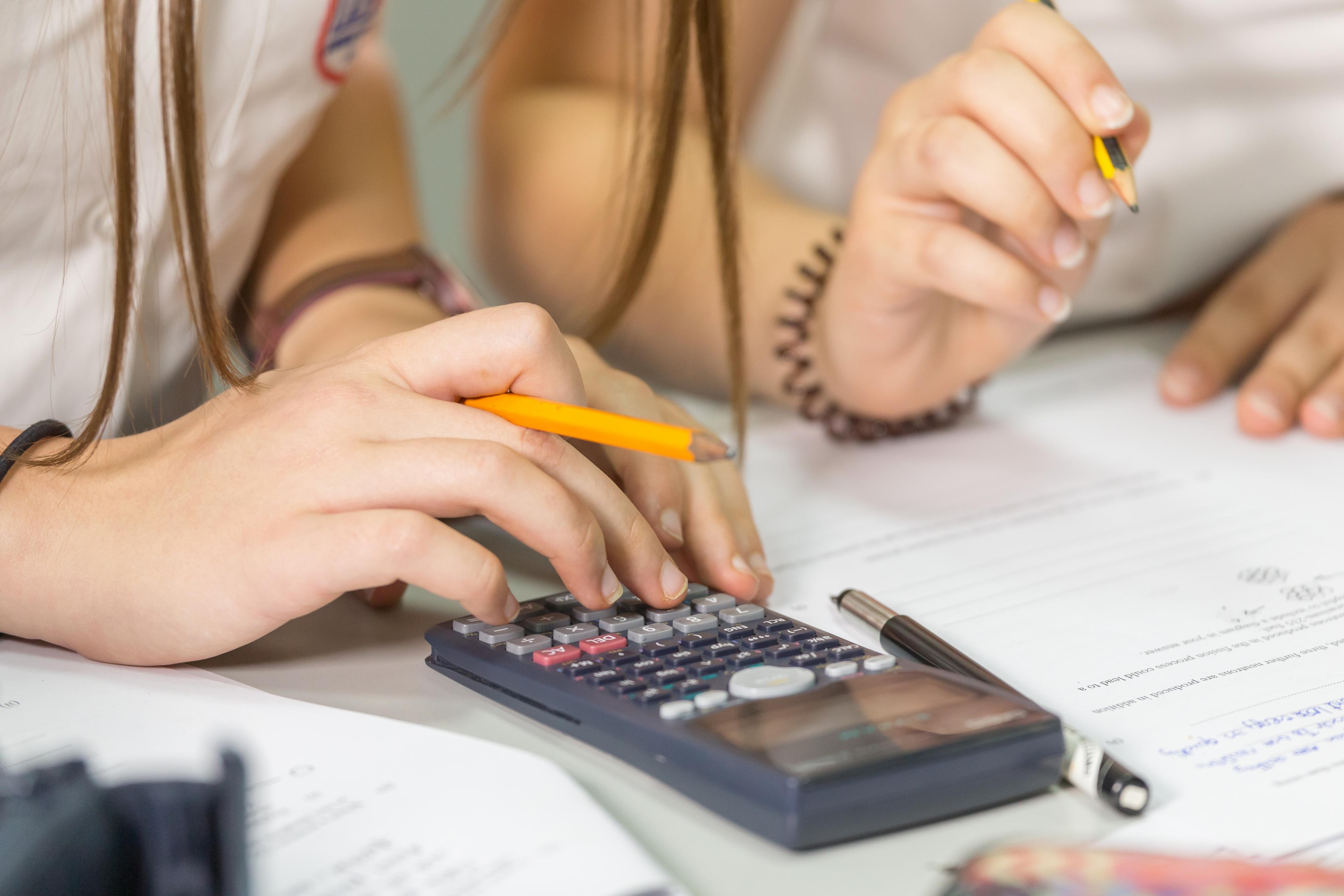 A Guide to Finding the Right Calculator for School