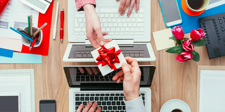Gift Etiquette in the Workplace
