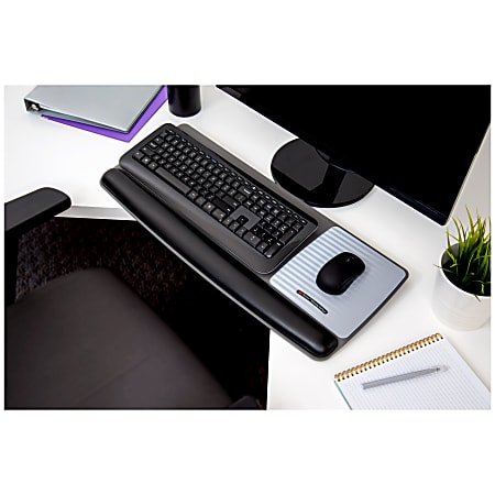 3M Precise Leatherette Mouse Pad with Wrist Rest