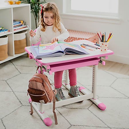 Kids' Desks & Chairs