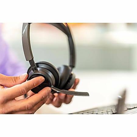 Poly Voyager Focus 2 USB A Headset With Charging Stand