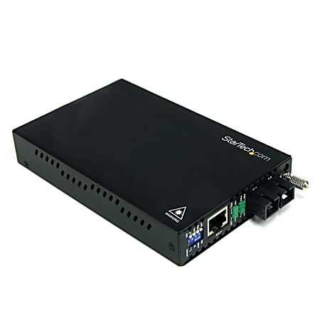 StarTech.com 10/100 Mbps Single Mode Fiber Media Converter SC 30 km - Convert and extend a 10/100 Mbps Ethernet connection up to 18.6 miles (30km) over Single Mode SC fiber - 10/100 Mbps Single Mode Fiber Media Converter SC 30 km - Fiber Converter