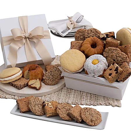 Gourmet Gift Baskets Vanilla and Blondie Baked Goods Classic Gift Box, Multicolor
