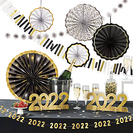 Amscan 244215 New Year's 2022 Room Decorating Kit, Multicolor