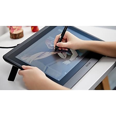  Wacom Cintiq 16 Drawing Tablet with Full HD 15.4-Inch Display  Screen, 8192 Pressure Sensitive Pro Pen 2 Tilt Recognition, Compatible with  Mac OS Windows and All Pens, Black : Electronics