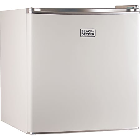 White and black fridge freezer store