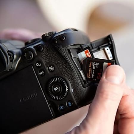 Canon EOS R6 Mirrorless Digital Camera (Body Only) + EXT BATT +