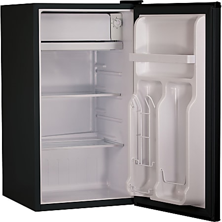 BlackDecker BCRK32B Refrigerator With Freezer Compartment 3.2 Cu