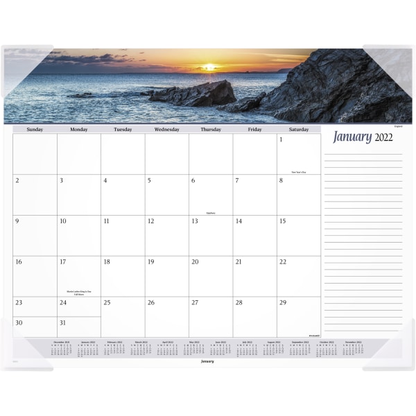 AT-A-GLANCE&reg; Seascape Panoramic Monthly Desk Calendar, 21 3/4&quot; x 17&quot;, January 2022 to December 2022 AAG89803