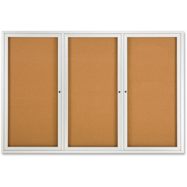 Quartet Enclosed Cork Bulletin Board for Indoor Use  6  x 4   3 Door  Aluminum Frame