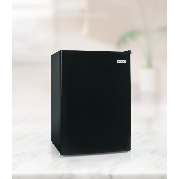 Igloo 2.6 Cu.Ft. Compact Refrigerator with Freezer  2 Shelfs  Perfect for Homes  Offices  Dorms  Black